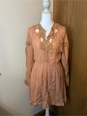 Free People ONE Boho Mini Dress Small Peach Lace Cutout Long Sleeve
